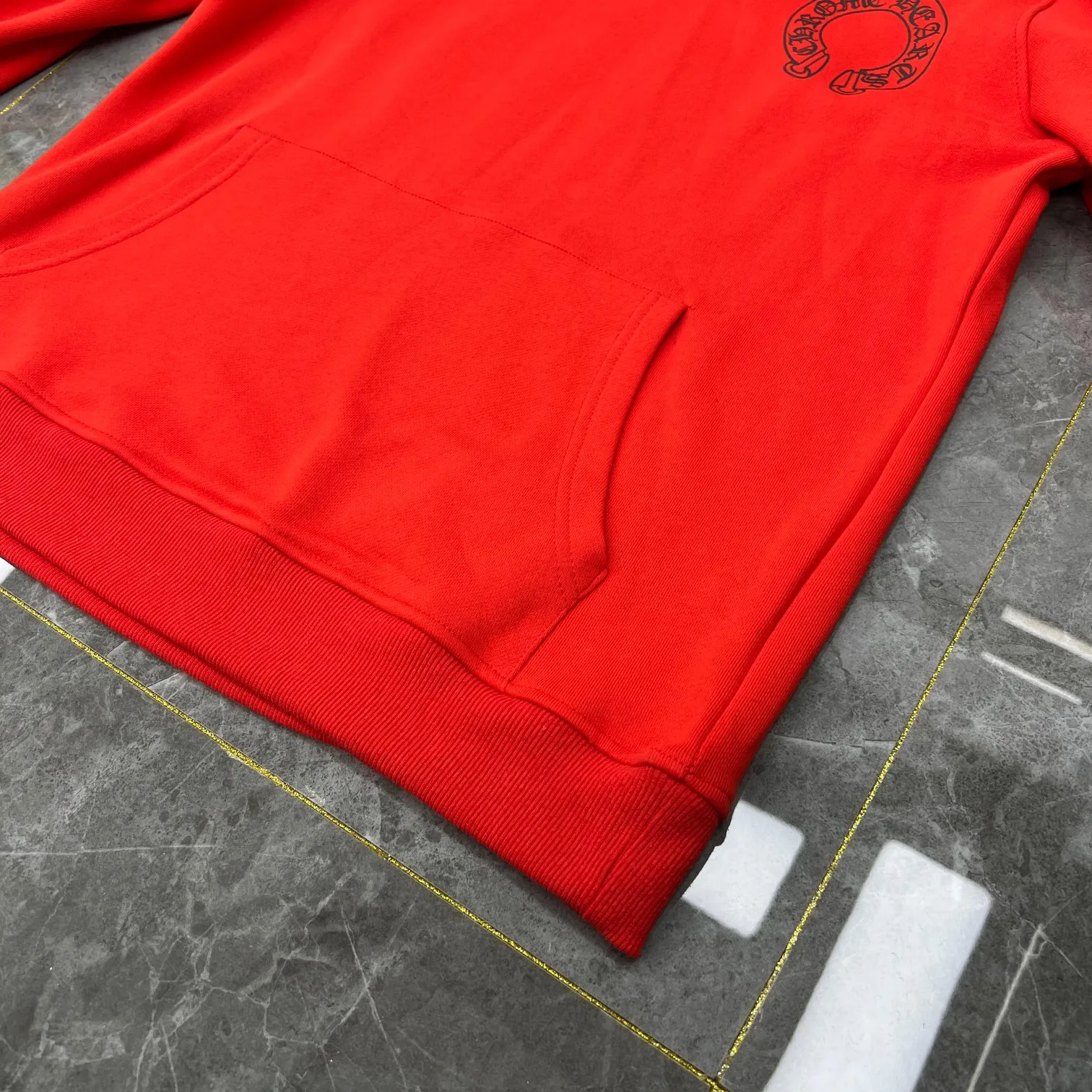 P240 Chrome Hearts Autumn and Winter 2025 Available at counters simultaneously ❤️ Chrome Hearts Mattyboy graffiti red mouth limited edition sweatshirt Imported environmentally friendly glue printing and dyeing Improved customized version 1:1 High-gram weight high-quality fabric Recommended color: Customized red Code numbers: S, M, L, XL